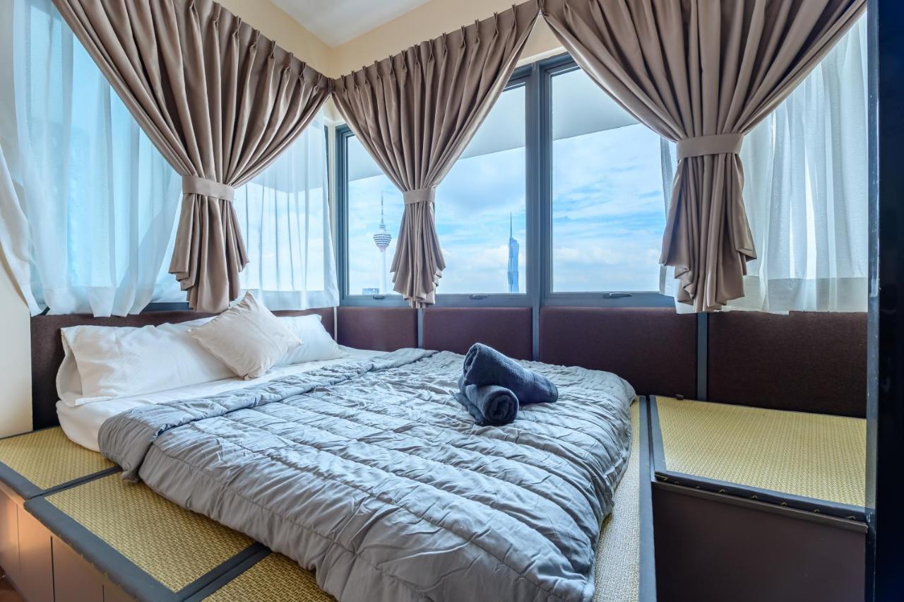 Penthouse Sky Jacuzzi At Klcc Kuala Lumpur