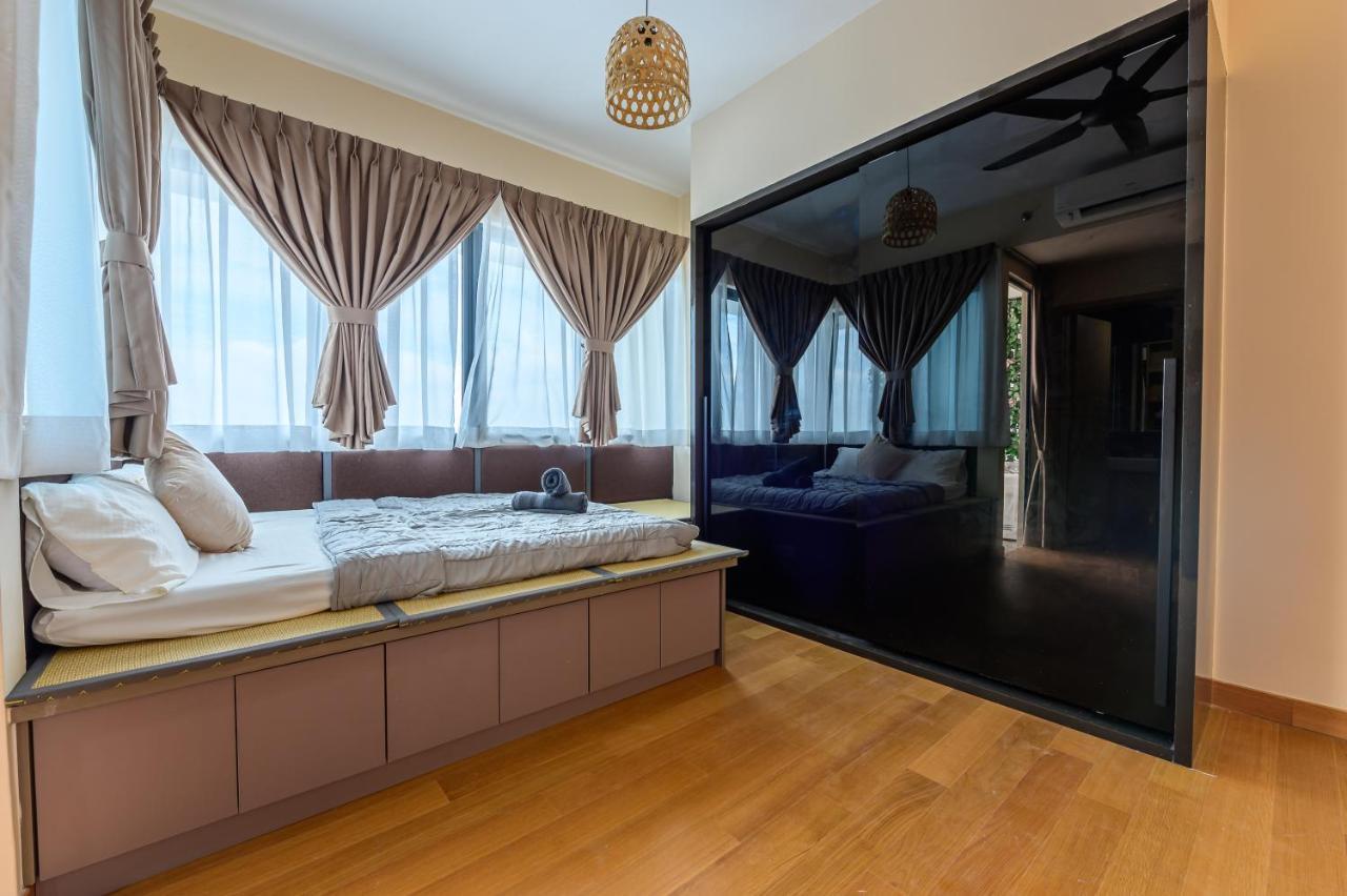 Penthouse Sky Jacuzzi At Klcc